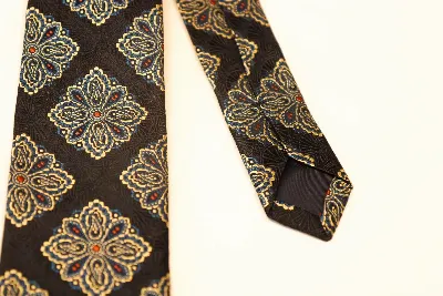 Tie 100% Silk Navy & Off White Flower Silk Tip