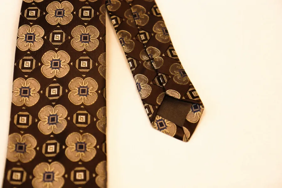 Tie 100% Silk Brown & Grey Flower Silk Tip