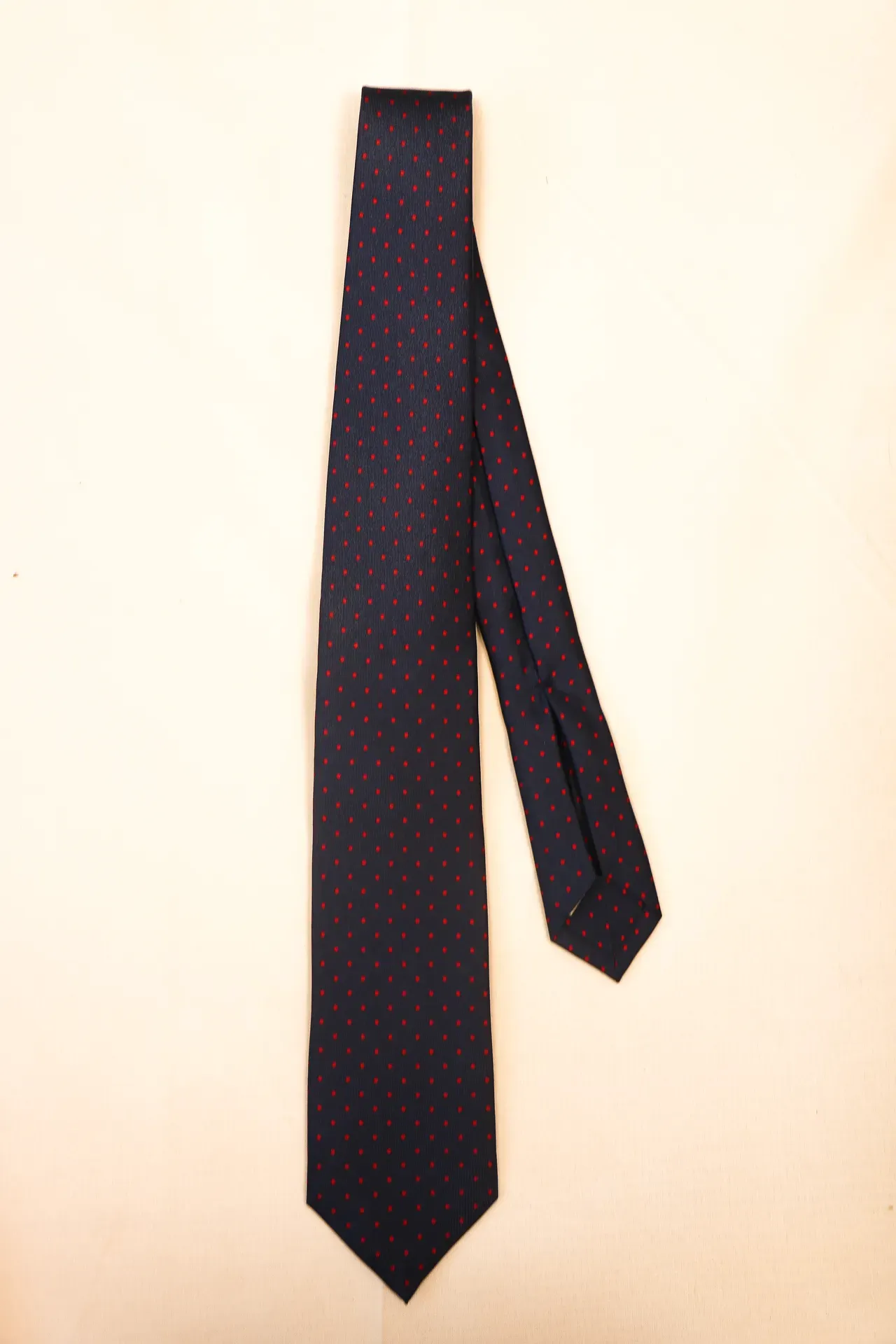 Tie 100% Silk Twill Navy & Red Dots 7 Folds