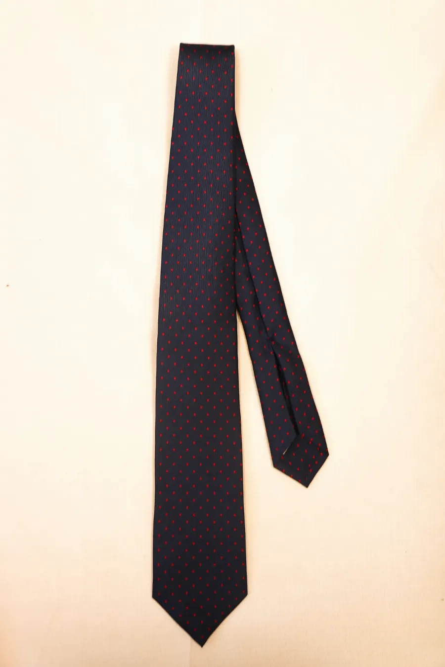 Tie 100% Silk Twill Navy & Red Dots 7 Folds