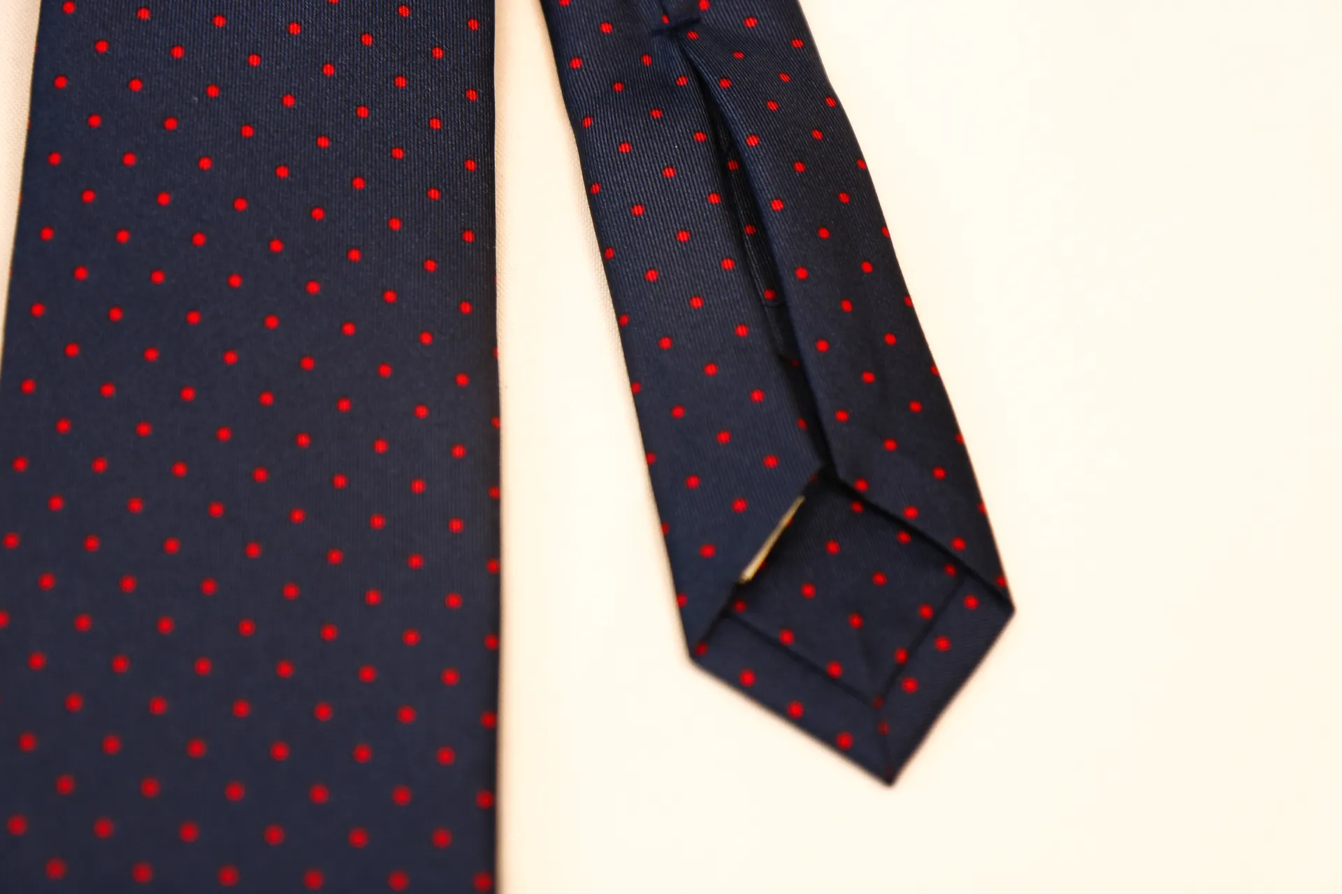 Tie 100% Silk Twill Navy & Red Dots 7 Folds