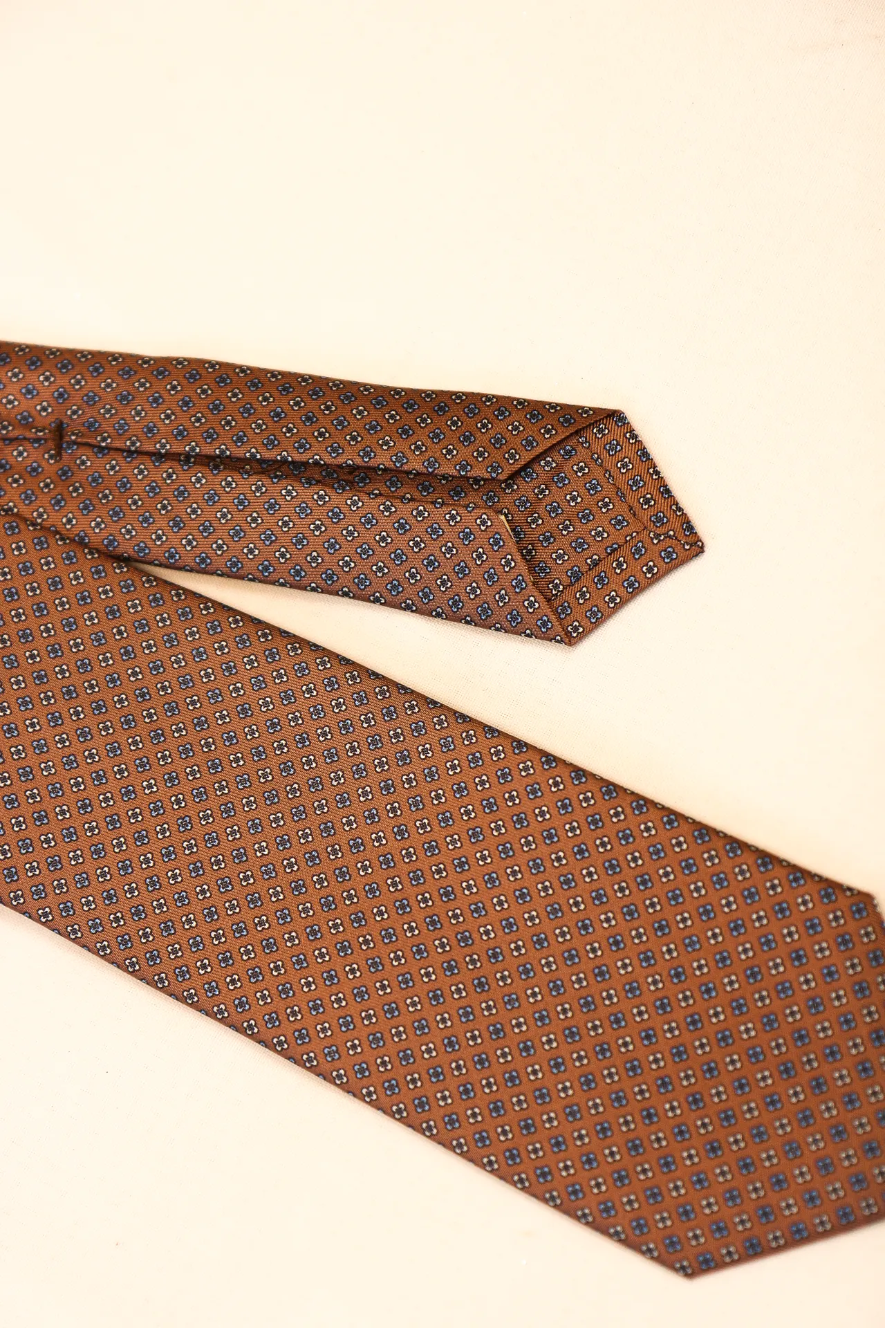 Tie 100% Silk Twill Brown & Blue Flower 7 Folds