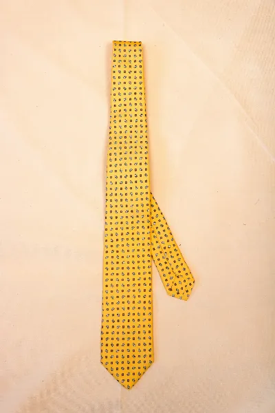 Tie100% Silk Twill Yellow & Print Self Tip