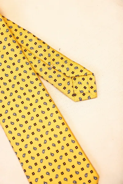 Tie100% Silk Twill Yellow & Print Self Tip