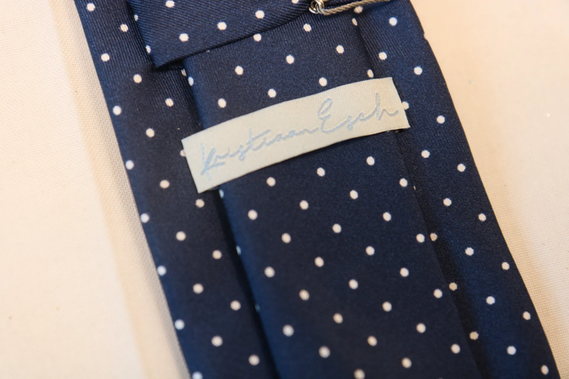 Tie100% Silk Twill Navy & White Dots Silk Tip