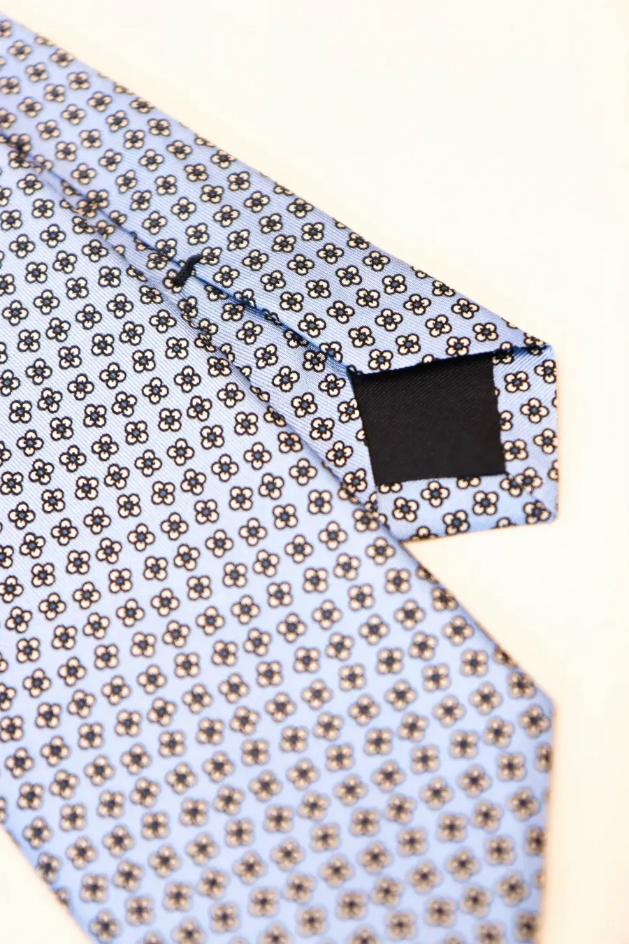 Tie 100% Silk Twill Blue & White Flower Silk Tip