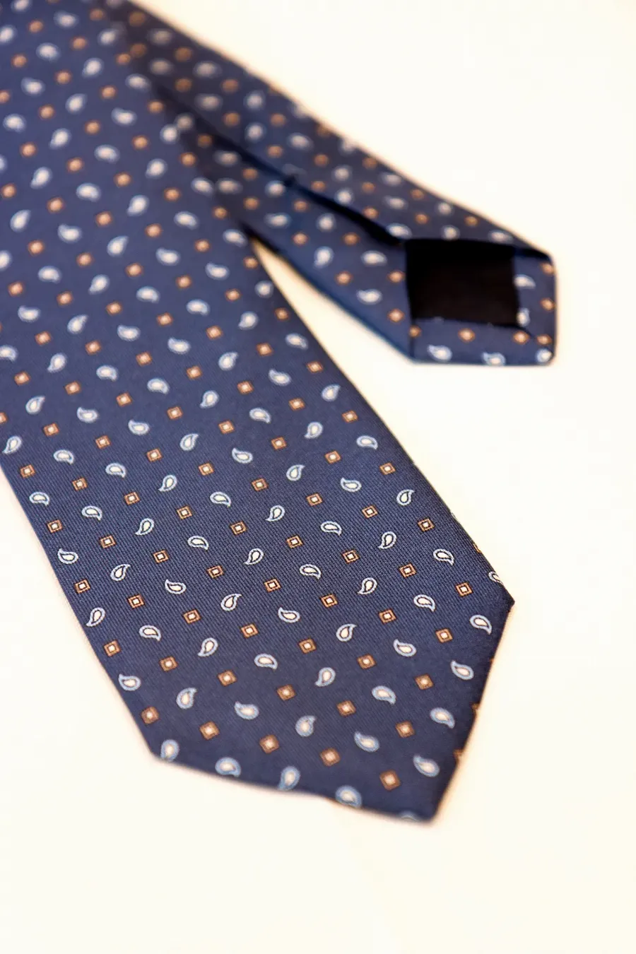 Tie 100% Silk Twill Navy & Brown Flower Silk Tip