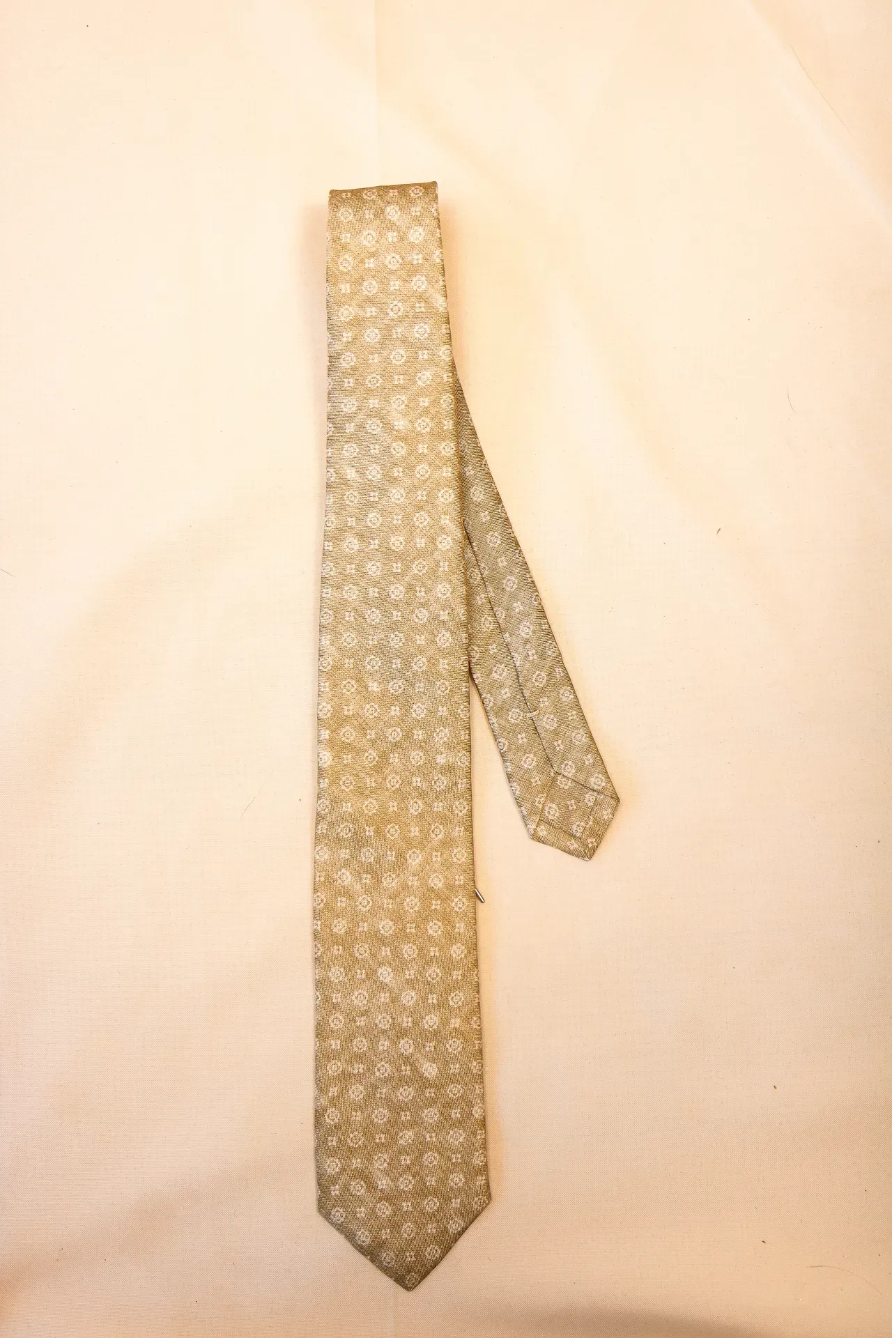 Tie 100% Silk Panama Beige White Flower Self Tip
