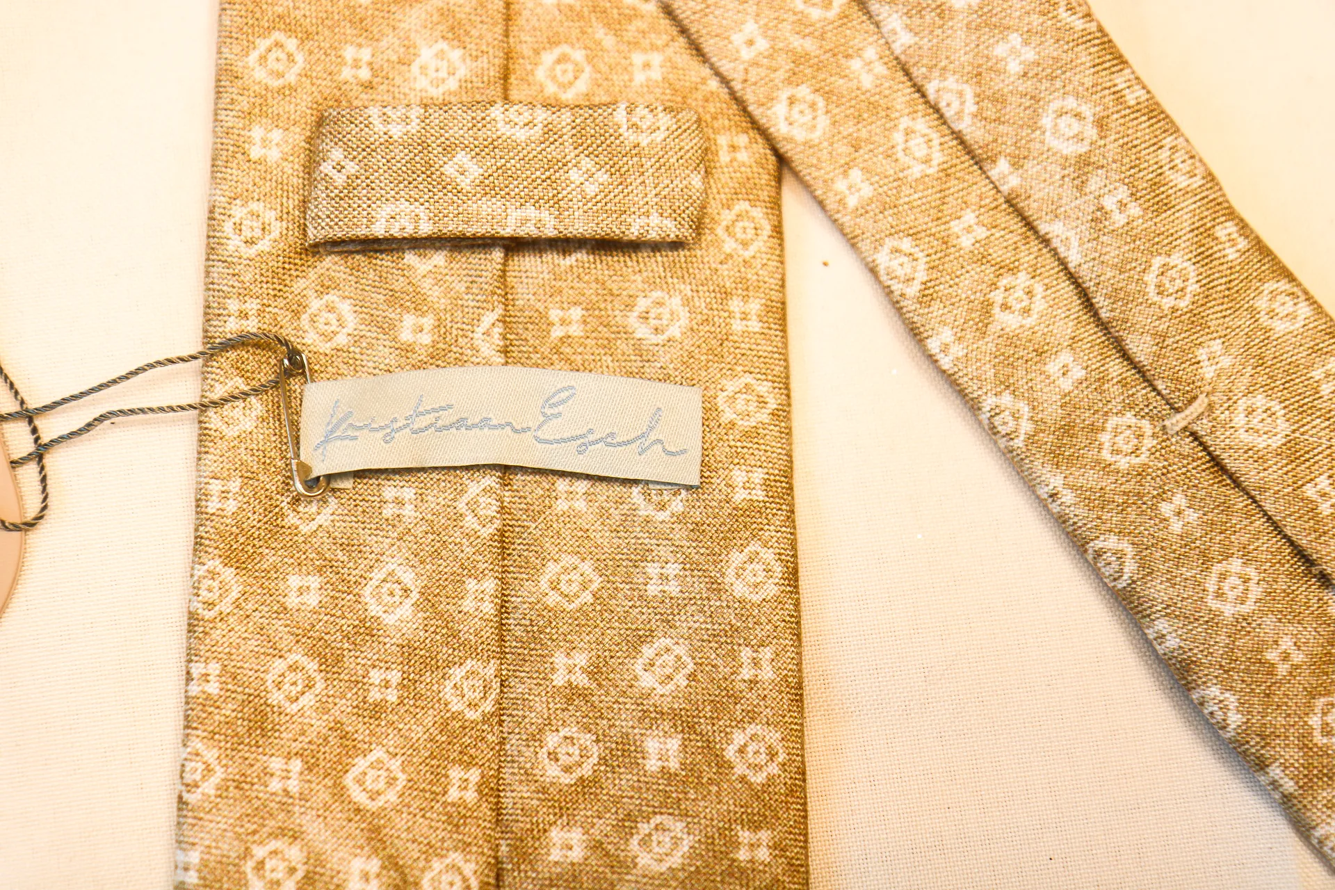 Tie 100% Silk Panama Beige White Flower Self Tip