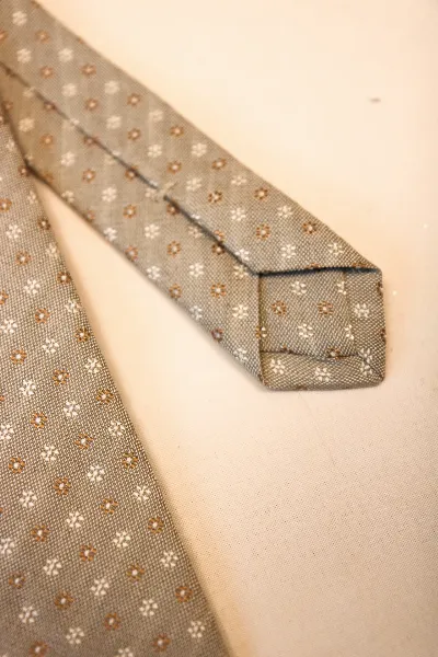 Tie 60% Linen 40% Silk Grey White Flower Self Tip