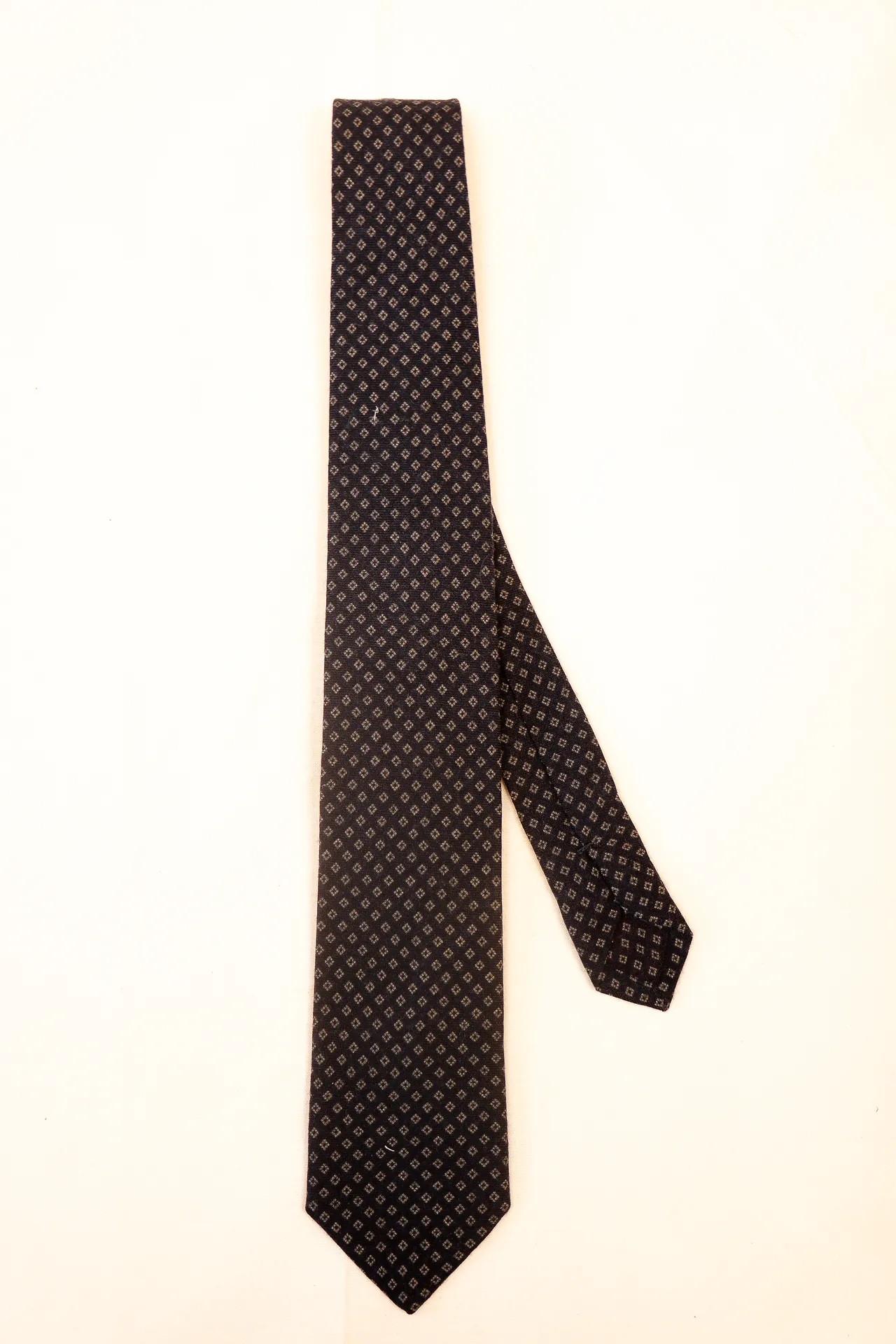 Tie 100% Wool Navy & Grey Flower Self Tip