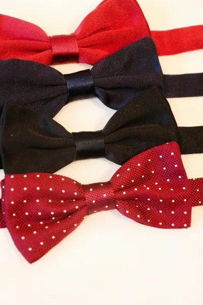 Bowtie 100% Silk Red & White Dots