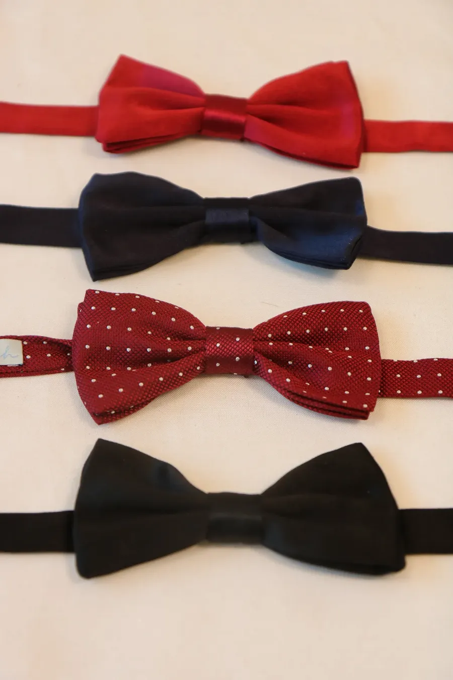 Bowtie100% Silk Navy Plain
