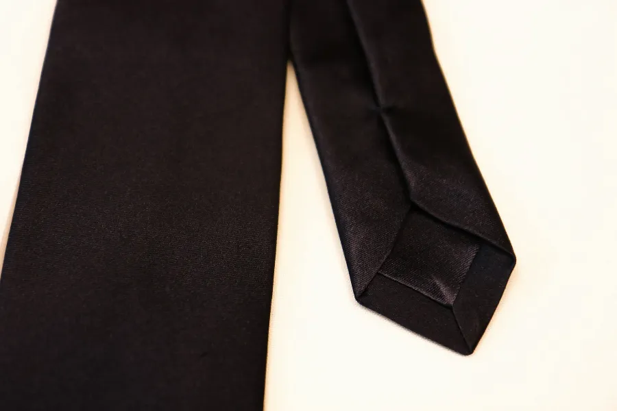 Tie 100% Silk Navy Plain Self Tip